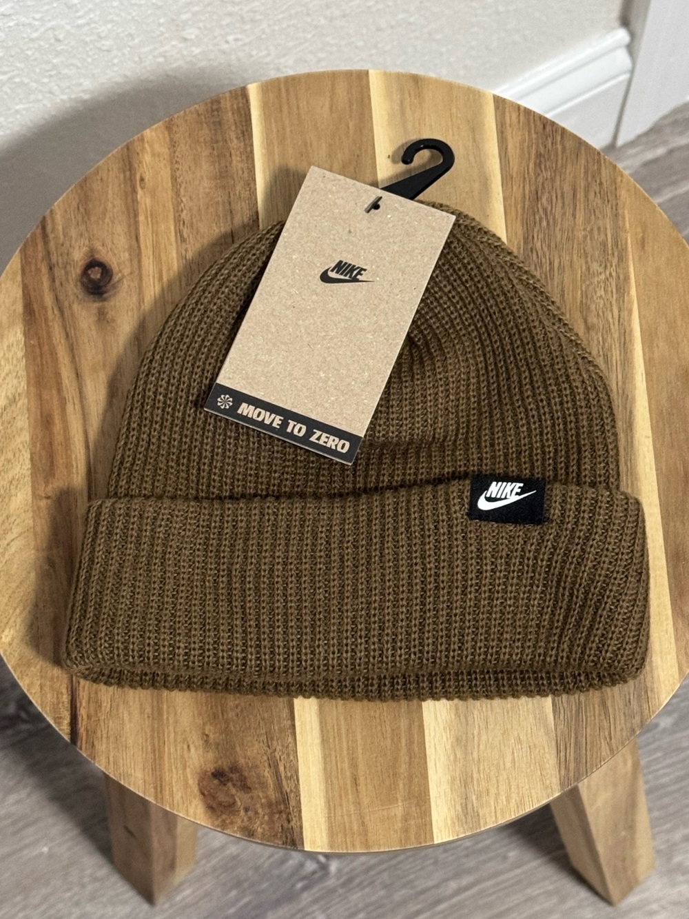 Nike Terra Futura365 Short Cuff Beanie Hat NWT Brown - Picture 6 of 12